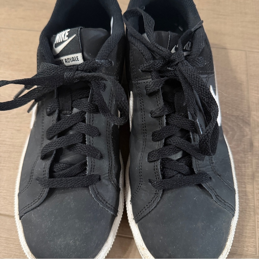 Nike Court Royale Black & White Shoes 8.5 Women’s Sneakers 749867010 - Picture 13 of 14